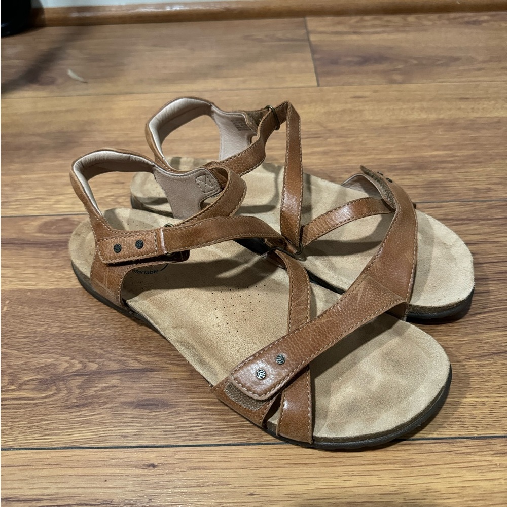 Taos sandals. Womens size 9.